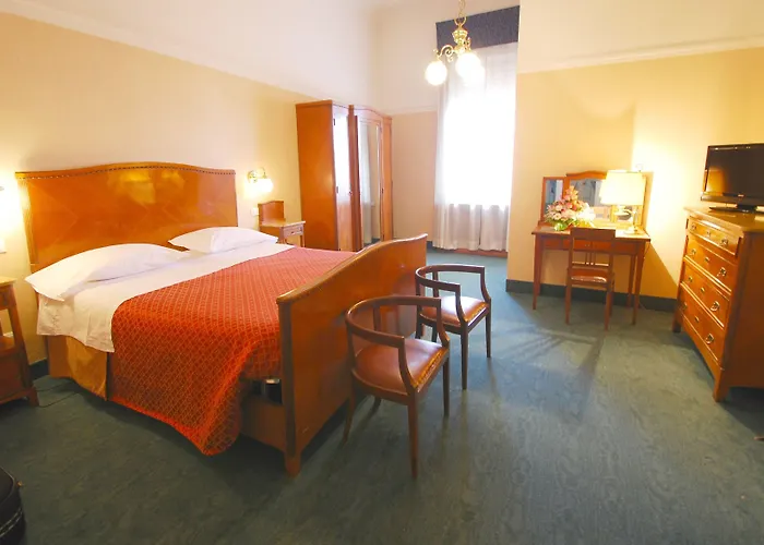 Palace Centro 3*
