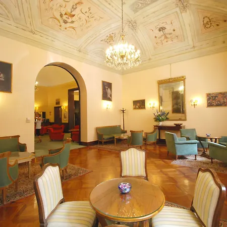 Palace Centro Hotell 3*