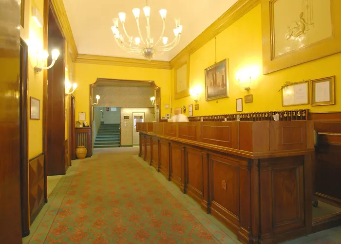 Palace Centro Hotell 3*