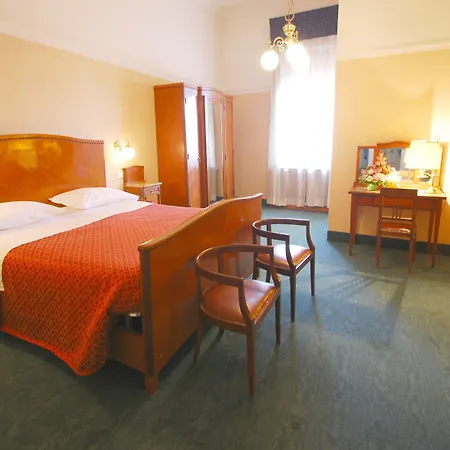Palace Centro 3*